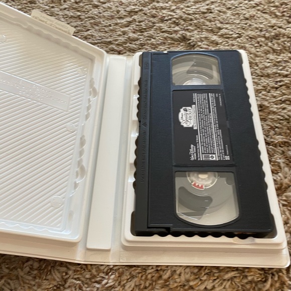 BEAUTY & THE BEAST ENCHANTED CHRISTMAS VHS - Picture 3 of 3
